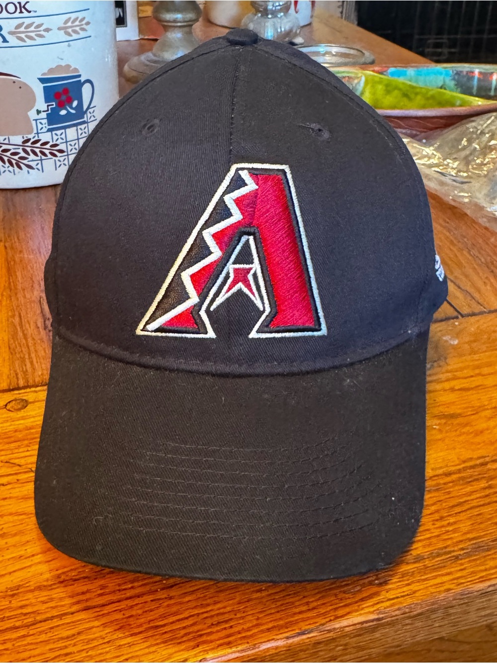 Arizona Diamondbacks Black & Red Team Logo Baseball Cap